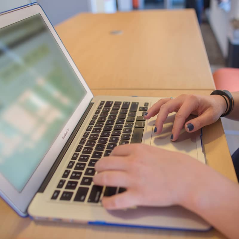 Leaders Moving, searching for moving companies with a good reputation.